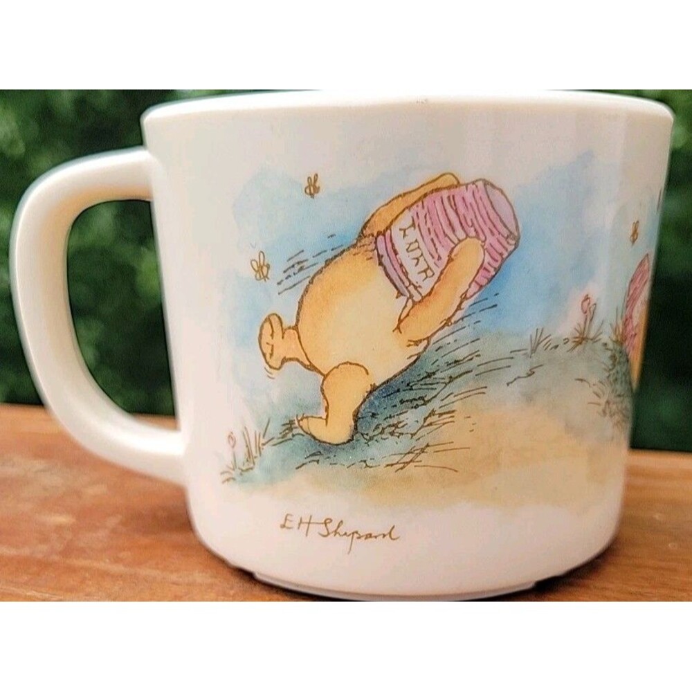 Winnie the Pooh Vintage Cup Walt Disney Co. EH Shepard 8 oz cup Toddler